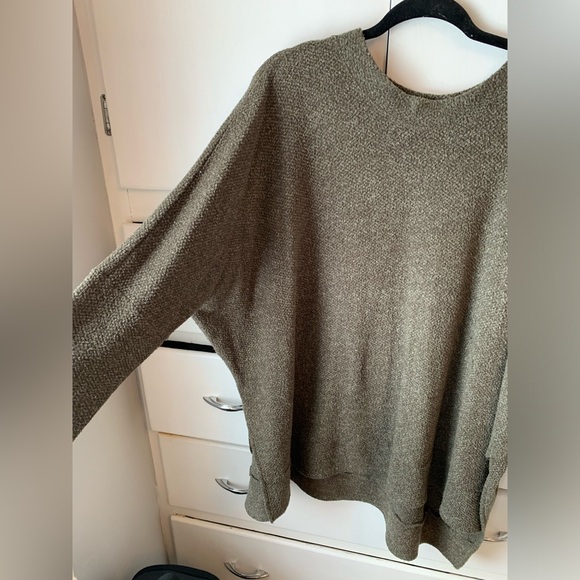 CHERISH green sweater - Picture 2 of 3